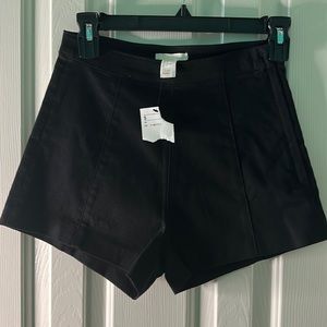 Black shorts , size medium, H&M, new with tags